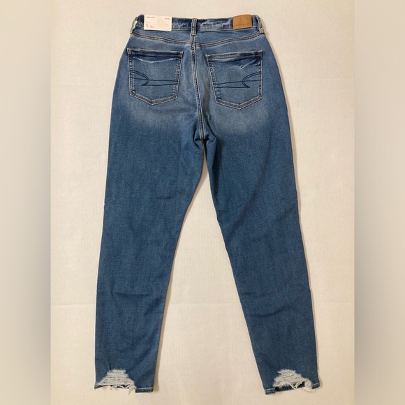 American Eagle Outfitters | NWT Mom Jean Distressed Soft Knit 6 Long Jeans - Picture 2 of 10
